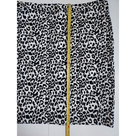 NWT Plus Ladies Ann Taylor Black & White Leopard Print Straight Skirt Size 18 - Picture 4 of 8